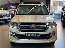 تۆیۆتا لاند کروزەر